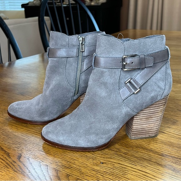 ⭐️ Cole Haan Minna Suede Buckle Gray Ankle Boots Booties Block Heel Size 8 B - Picture 4 of 12